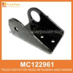 Bracket Left Front Side Front Spring MC122961 MB387233 for Mitsubishi truck Soporte delantero delantero delantero izquierdo