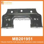 Bracket Lower Gear Box Mounting MB201951 for Mitsubishi truck Montaje de caja de engranaje inferior al soporte