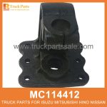 Bracket Rear Spring 6 Bolt type MC114412 for Mitsubishi truck Perno de resorte trasero del soporte