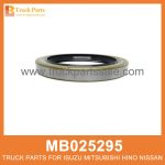 Oil Seal Front Hub MB025295 for Mitsubishi truck Cubo delantero de sello de aceite