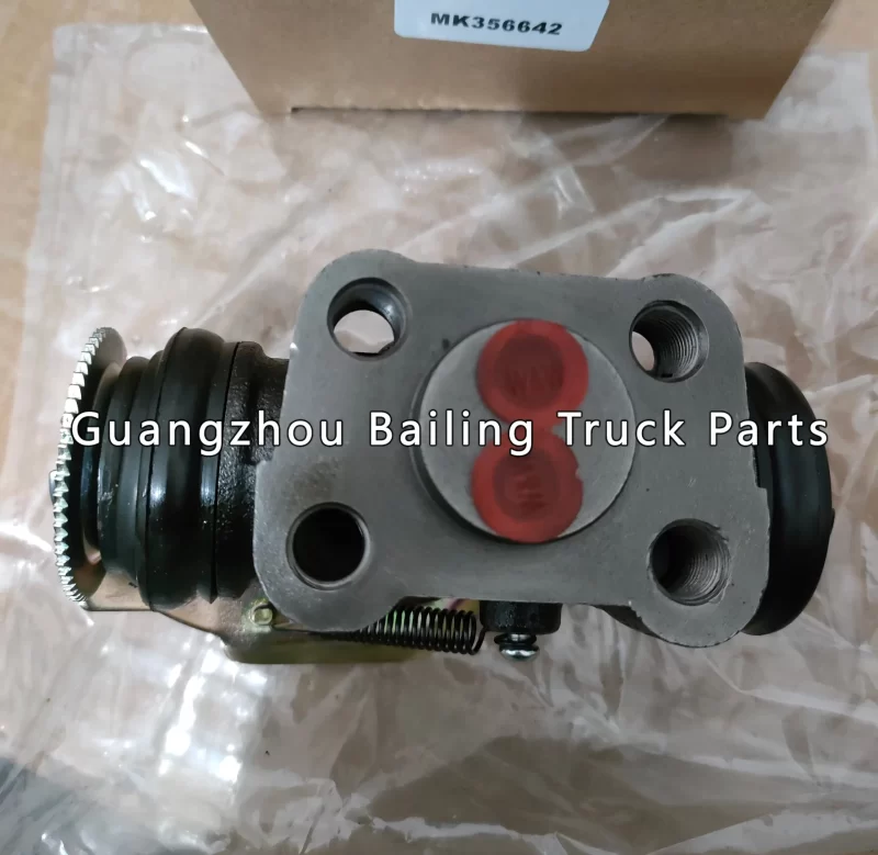 MK356642 Cylinder Right Rear Wheel without Bleeding Screw for Mitsubishi truck