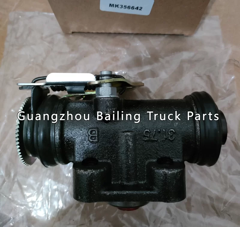 MK356642 Cylinder Right Rear Wheel without Bleeding Screw for Mitsubishi truck