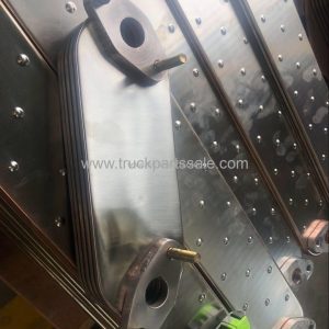 ME084532 ME013360 Truck oil cooler core for MITSUBISHI 8DC8